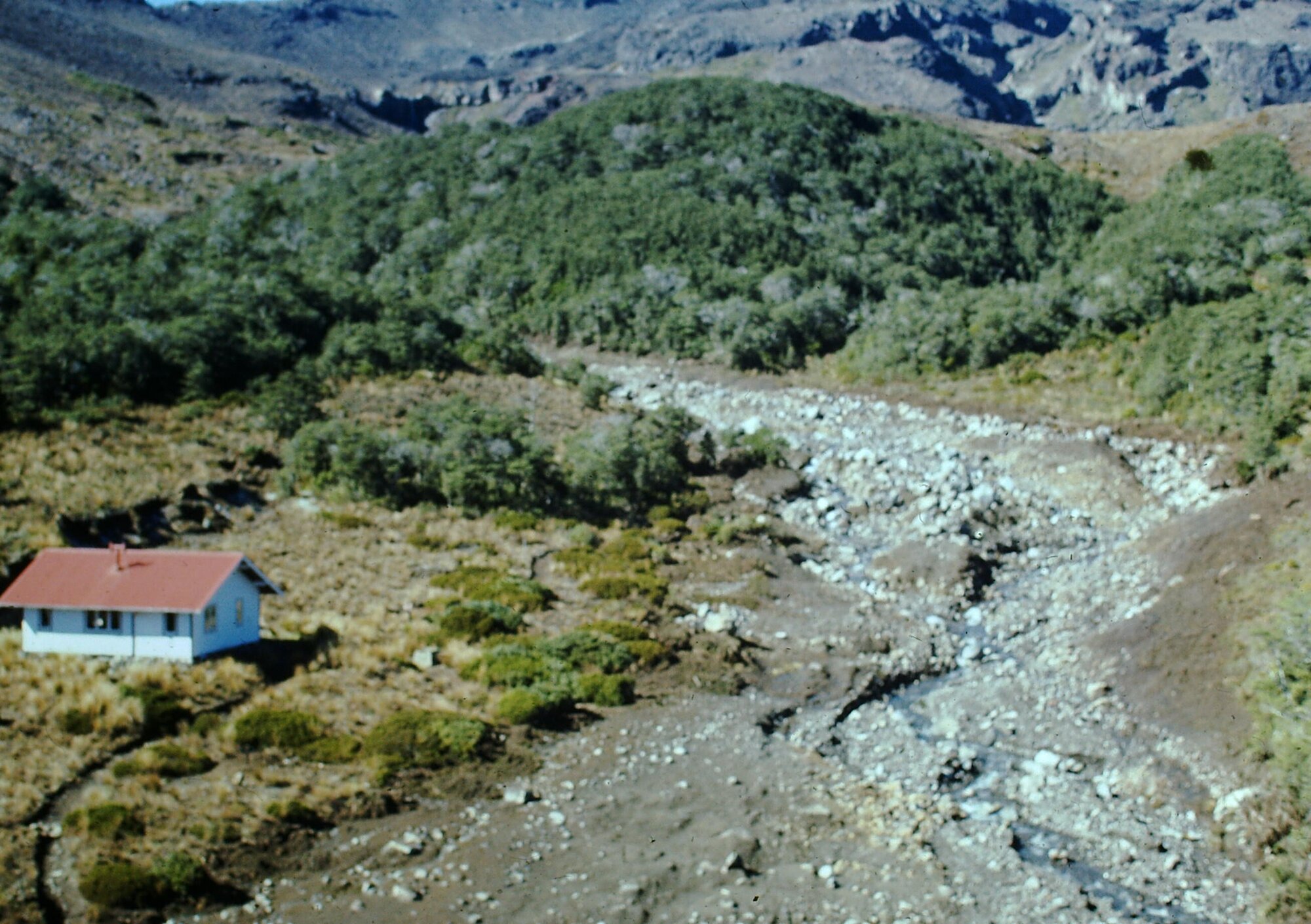 Lahar at Whakapapaiti Hut May 27 1975