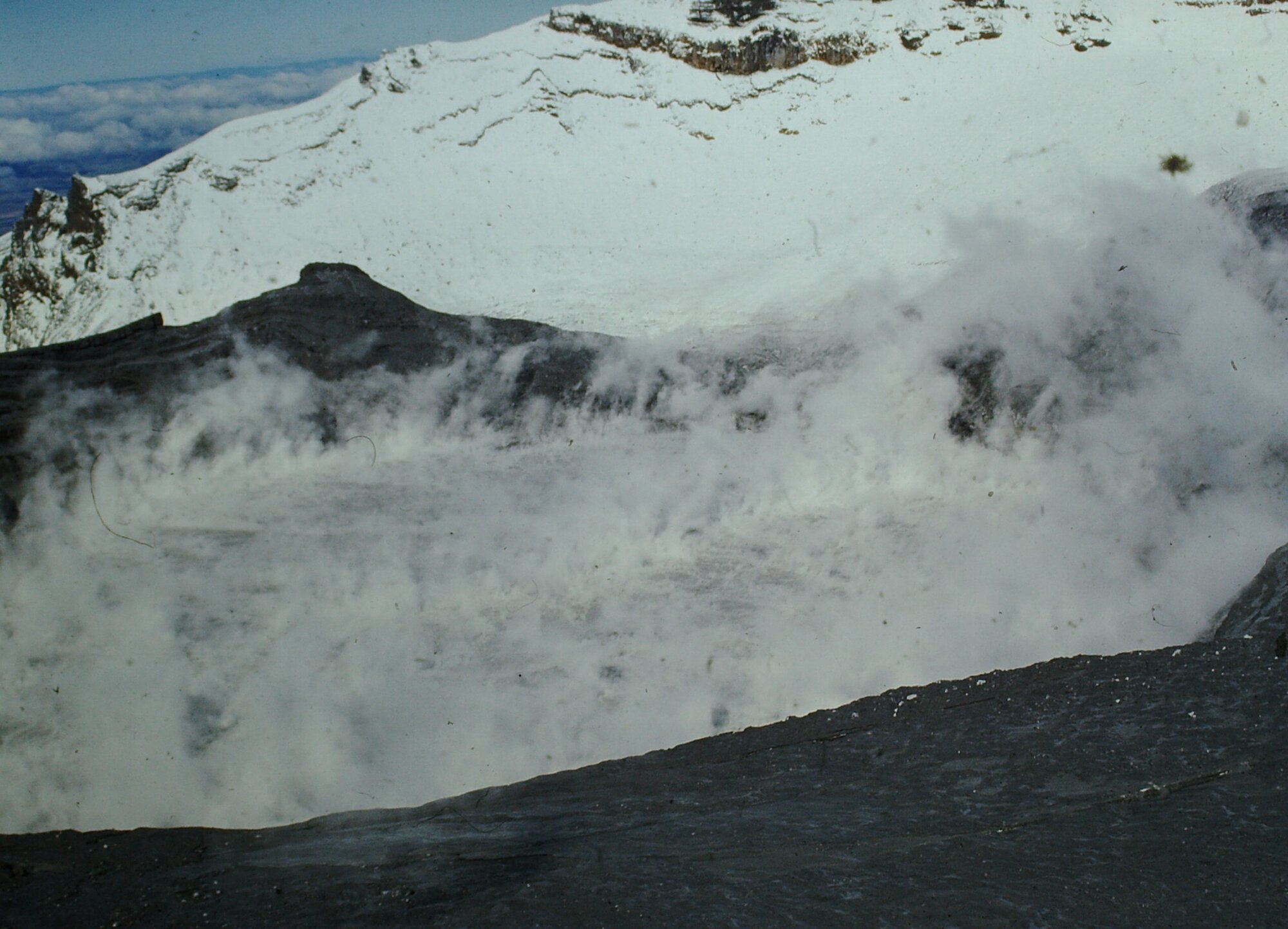 Crater Lake Mt Ruapehu May 27 1975 eruption