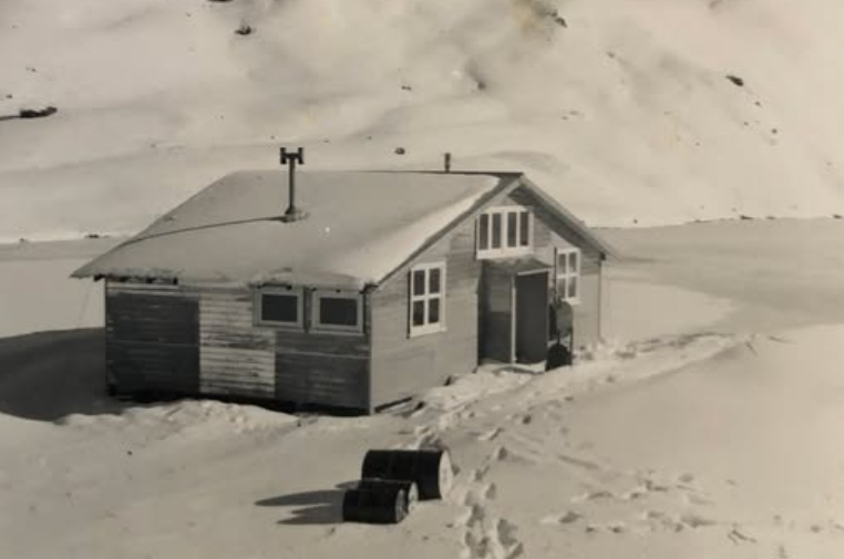 Angelus Hut: Nelson Lakes National Park