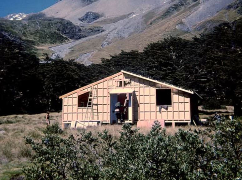 Blue Lakes Hut: Nelson Lakes National Park