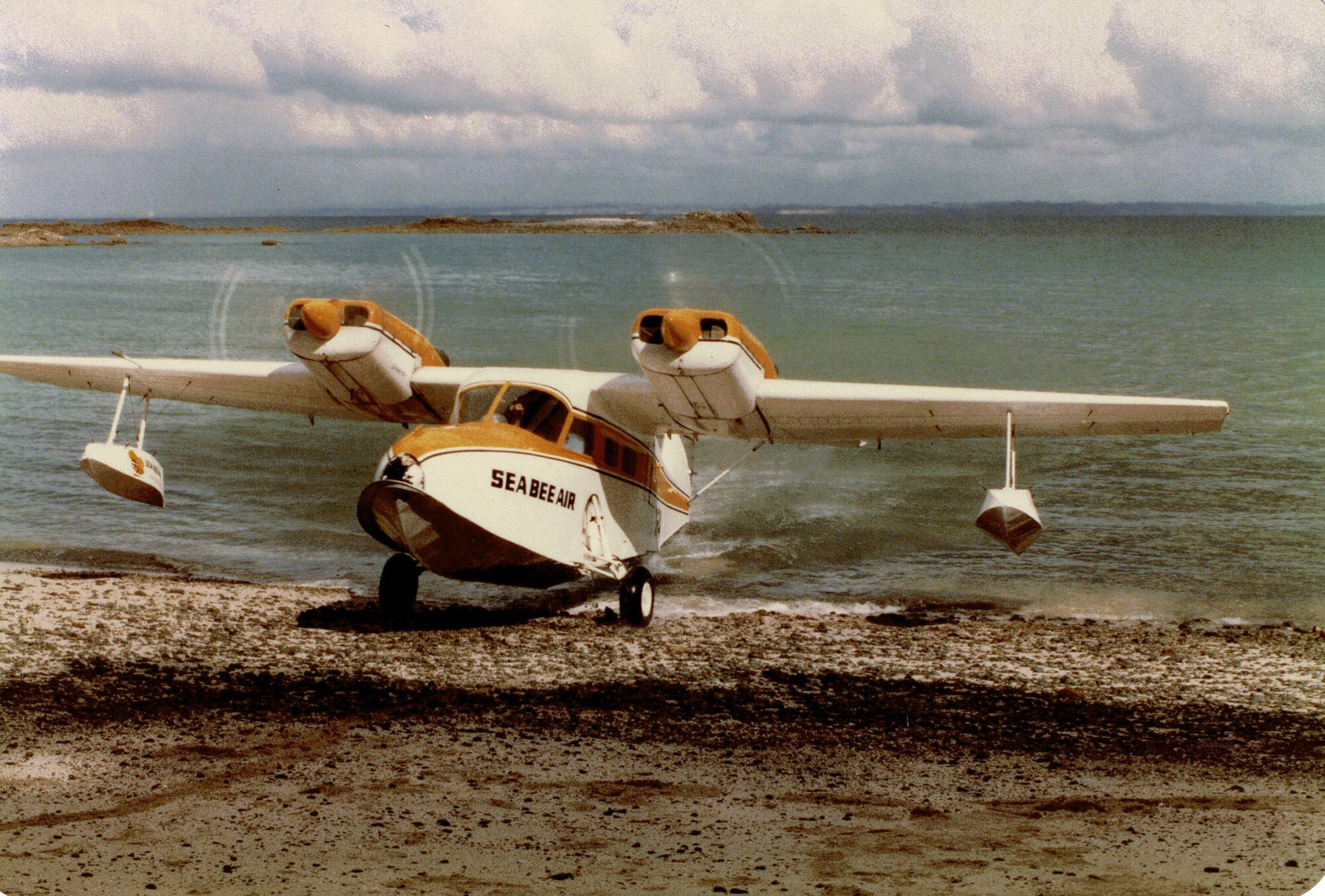 Sea Bee Air landing at Tiritiri Matangi