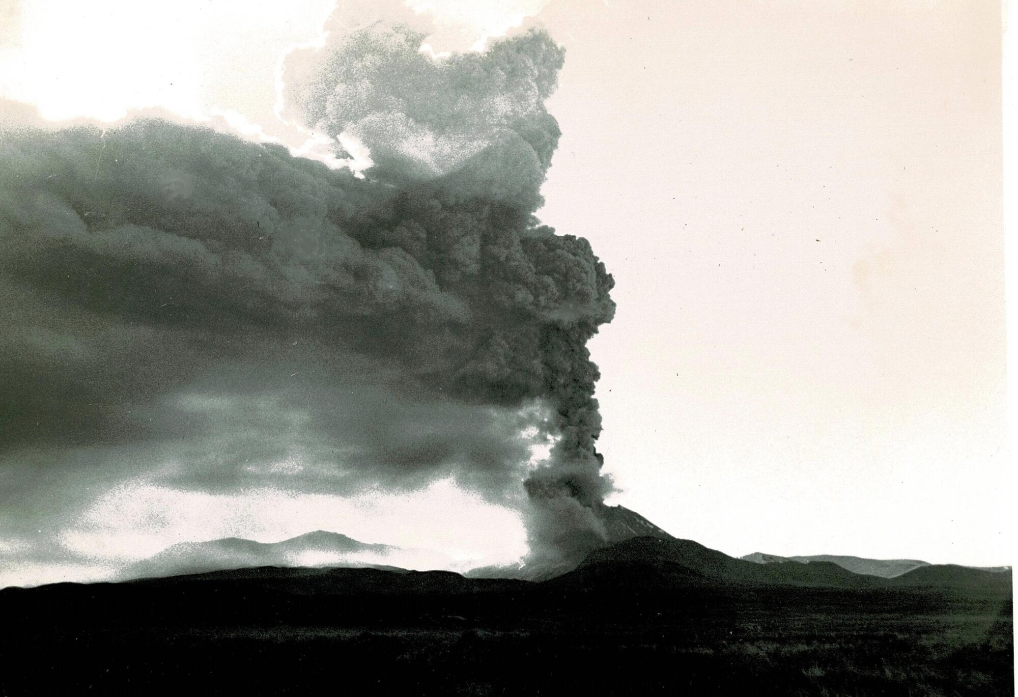 Ngauruhoe eruption 1974