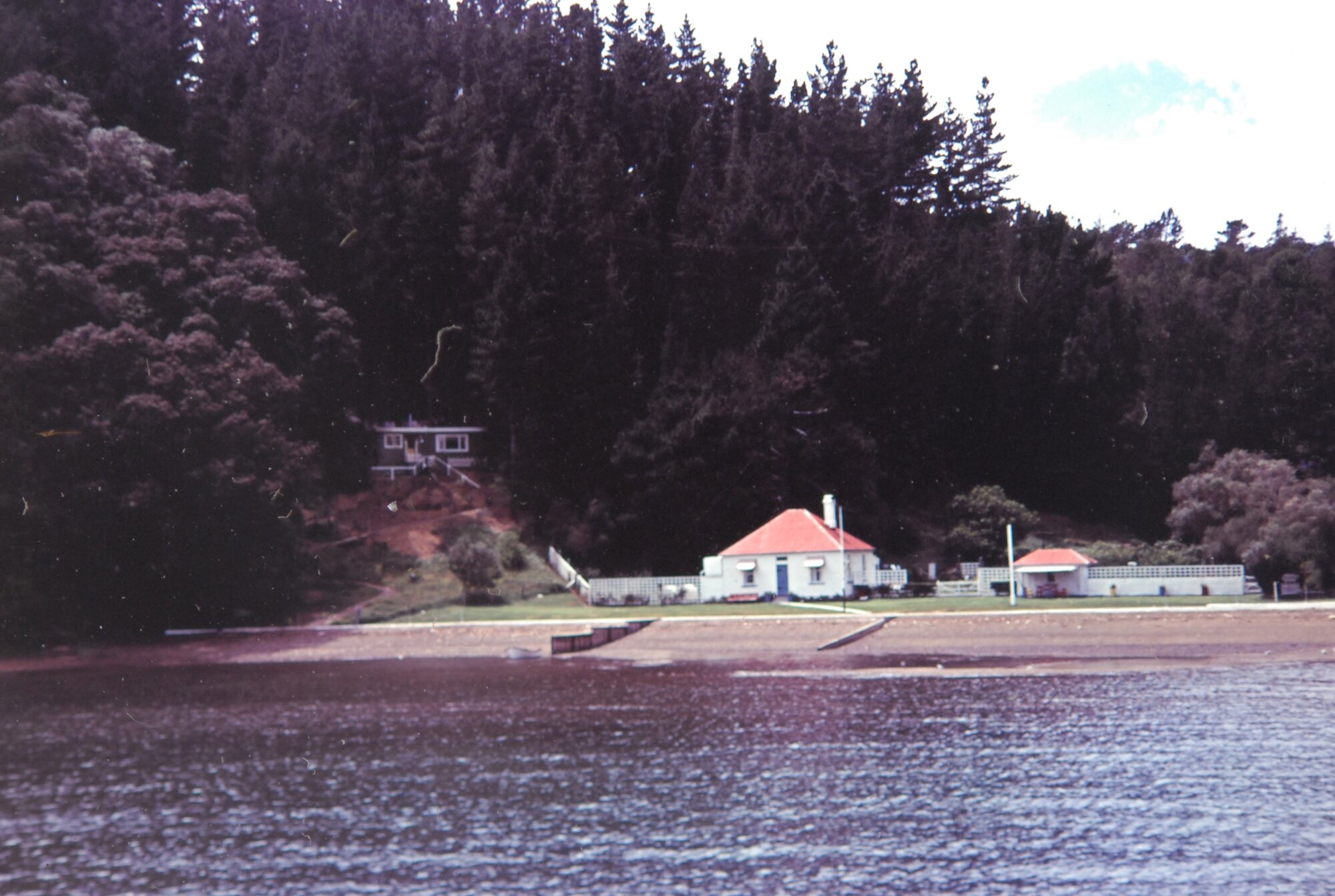 Two House Bay: Kawau Island, Hauraki Gulf Maritime Park
