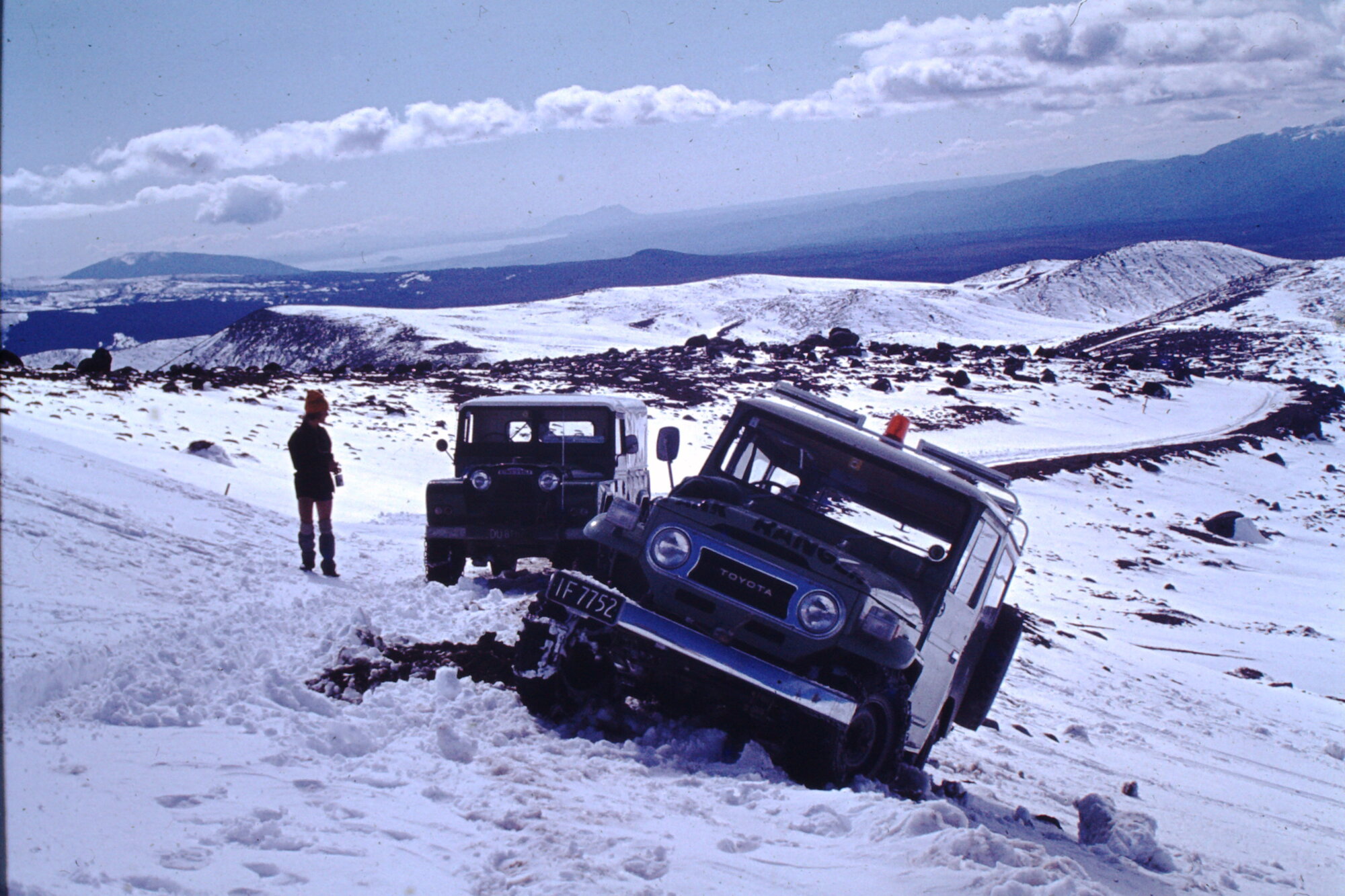 Vehicle rescue Tukino ski access road: Tongariro national Park