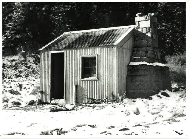 Gorilla Stream Hut: Aoraki Mount Cook National Park