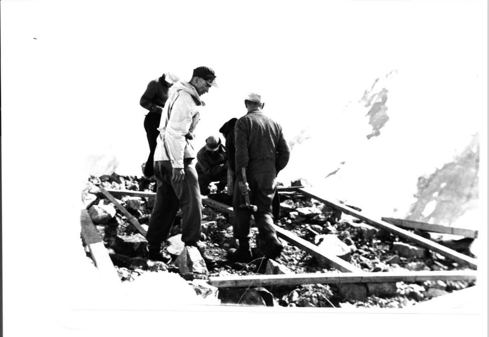Building the Empress Hut- foundations,framing, completion: Aoraki Mount Cook National Park