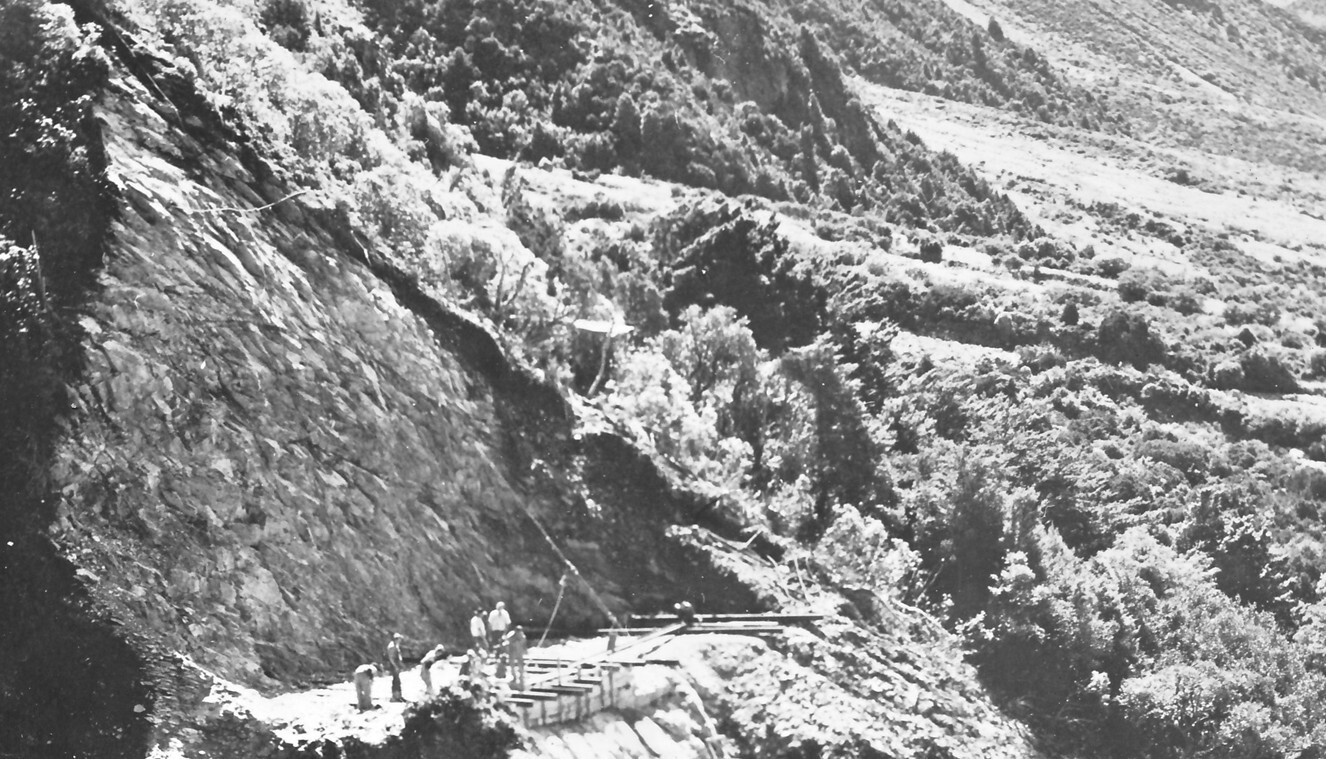 Construction of the Glencoe tanks circa 1958: Aoraki Mount Cook National Park 
