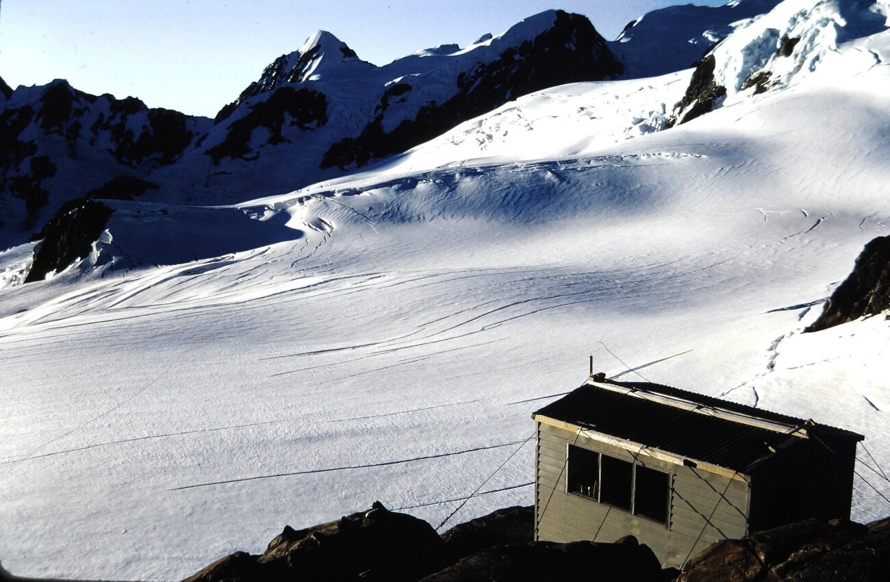 "The Lighthouse" staff accommodation Kelman Hut build: Aoraki Mount Cook National Park