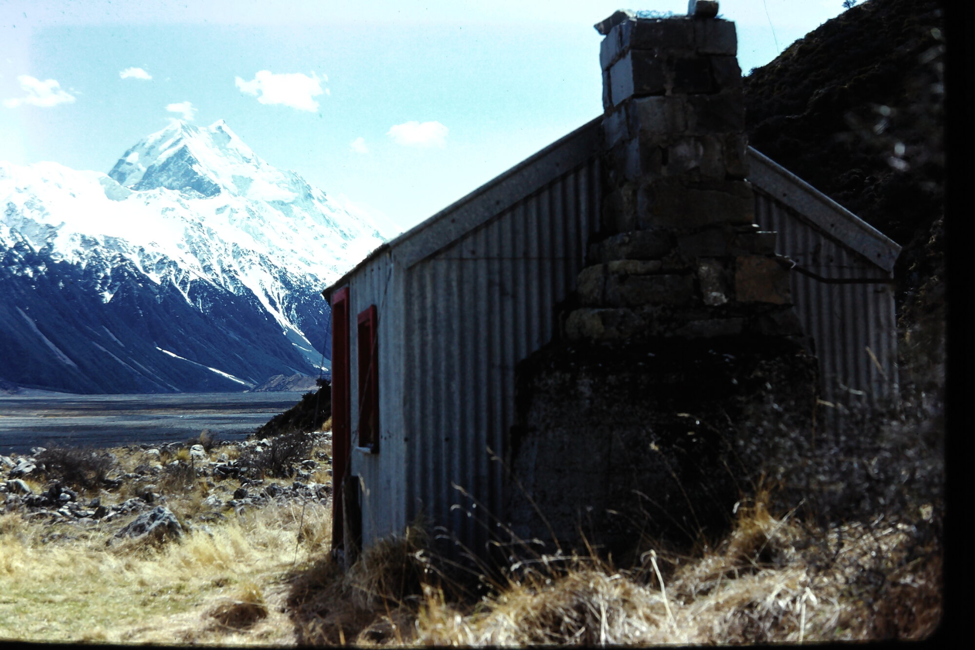 Gorilla Stream Hut: Aoraki Mount Cook National Park