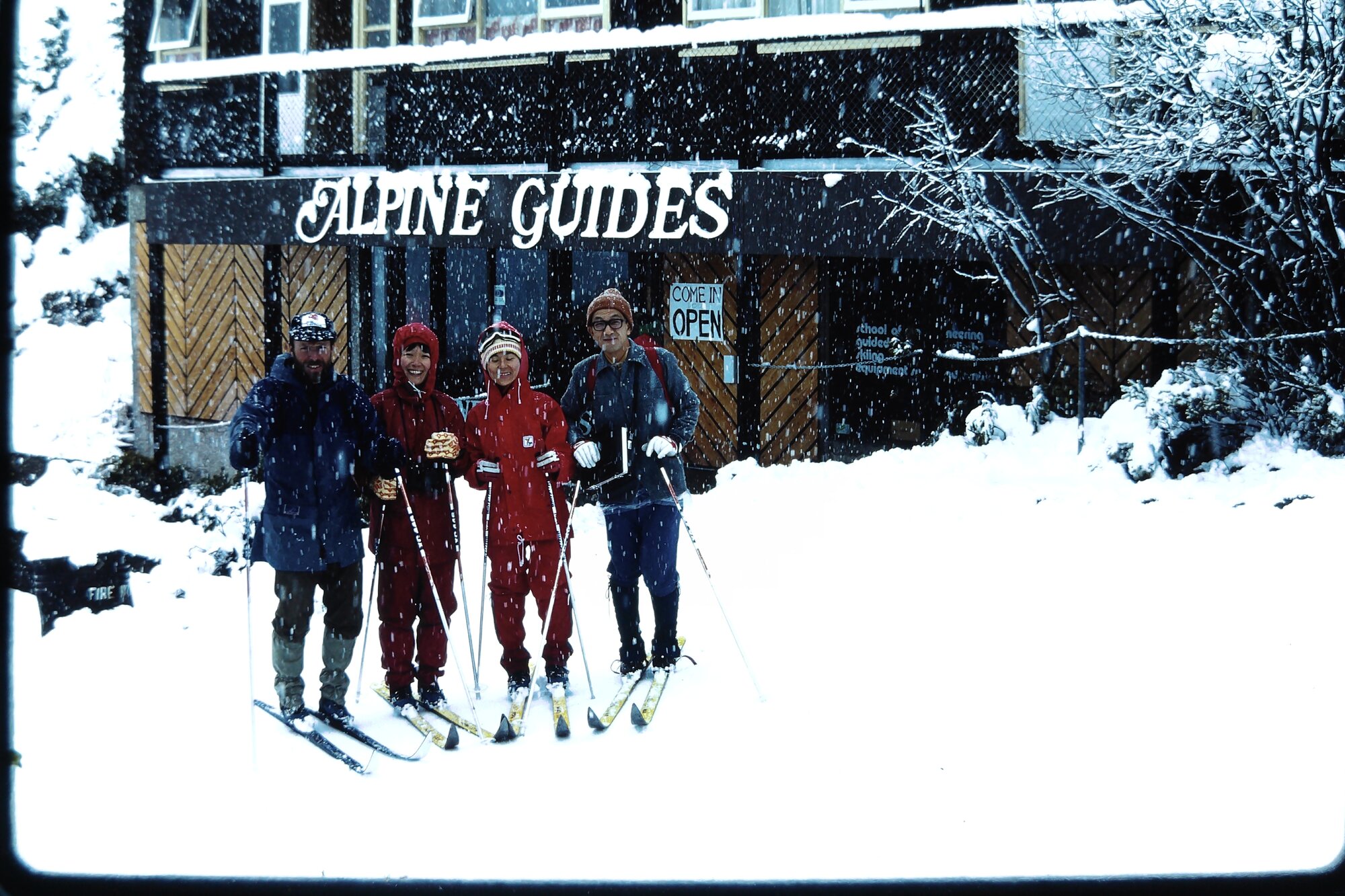Alpine Guides shop and office: Aoraki Mount Cook National Park