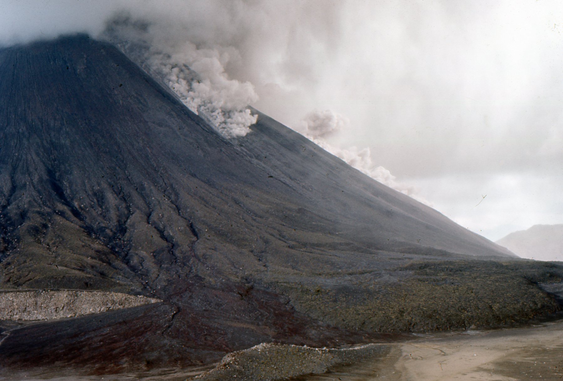Mount Ngauruhoe 1975
