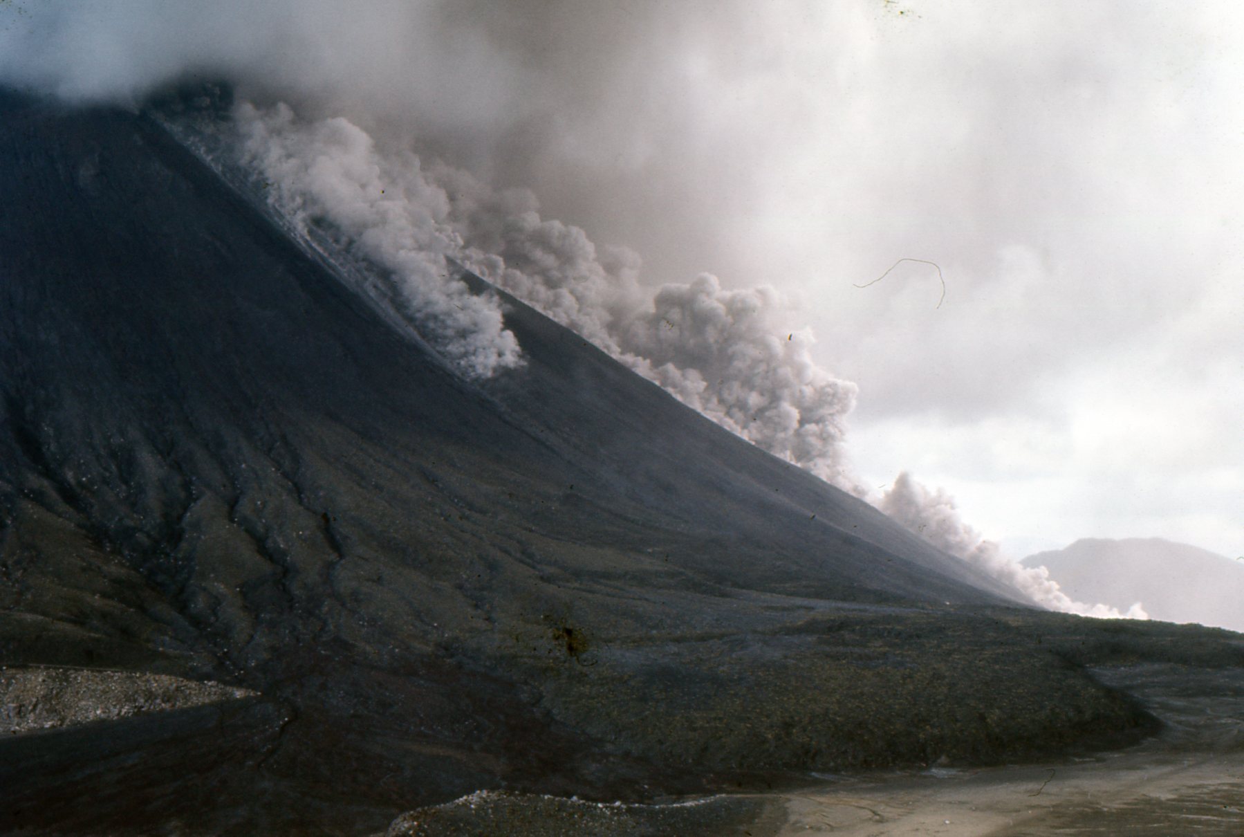 Mount Ngauruhoe 1975
