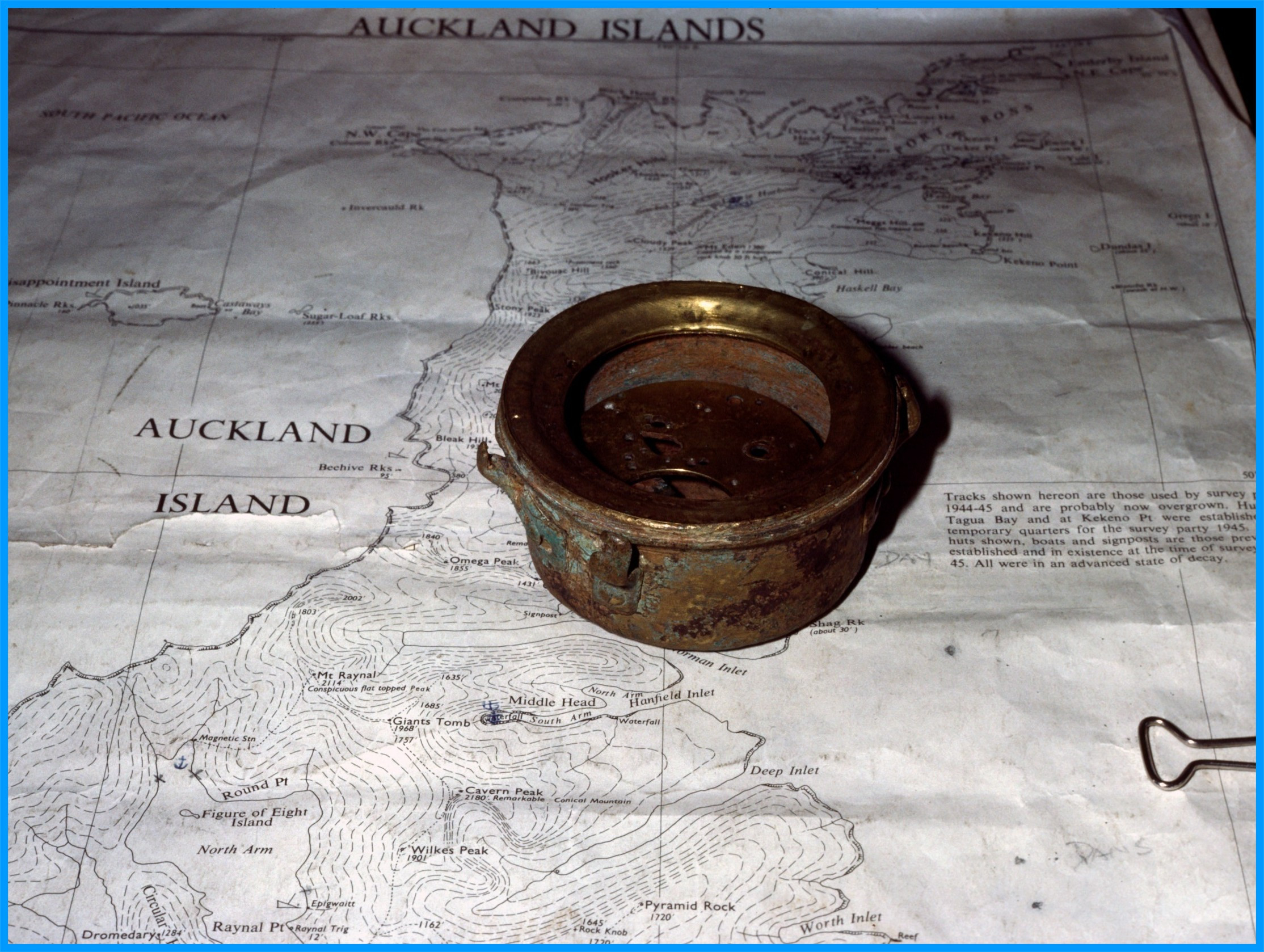 Image 86.
The wrecked ship's cronometer.