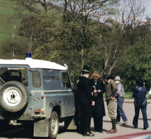 Ranger staff and the Constabulary compare notes during the Badger poaching incident!