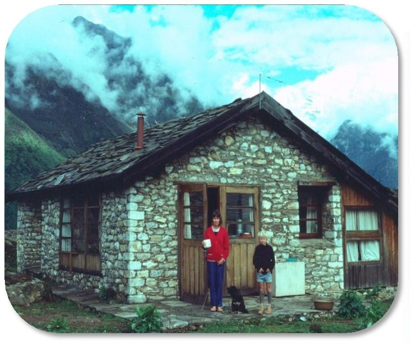 Image 1: The Project house on the top of Mendelphu Hill
