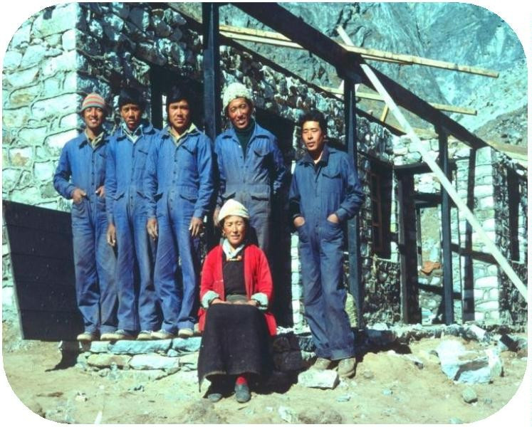 Image 6: The Sherpa construction team working on Lobuche Lodge.