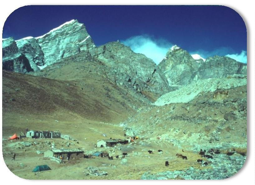 Image 8: Lodge at Lobuche, walls and roof complete