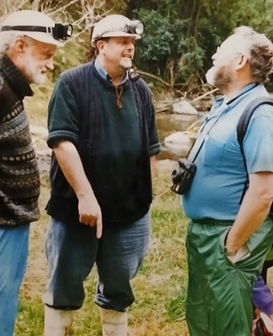 International Cave & Karst Guru Prof Elery Hamilton-Smith, Kevan Wilde and Dr Andy Spate, Cave & Karst Expert (All ACKMA). Elery and Kevan I doing our best to convince cave and karst ‘expert’ Andy Spate
that caves only exist under the ground!
 
