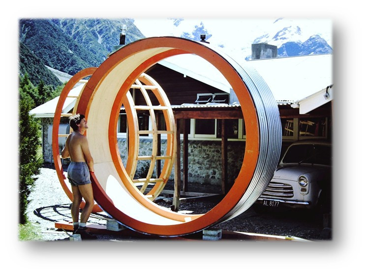 Stuart King and Copland Shelter under construction at House 1.
Photo: Bob McKerrow