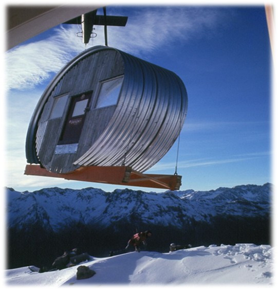 Front section arrives on-site. 