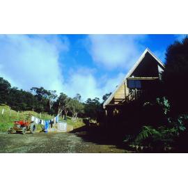 Washing day for the ranger trainee - Bay of Islands workshop Matauwhi Bay