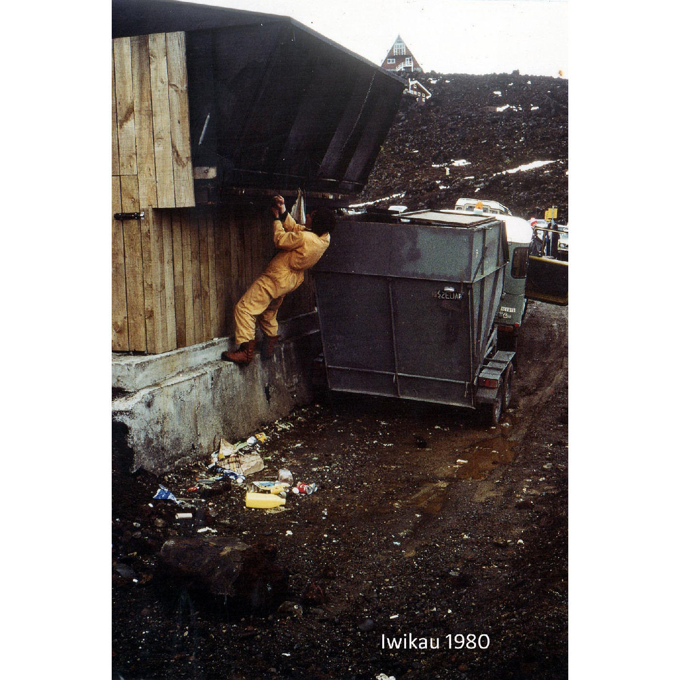 A history of ski field and ski lodge rubbish: Tongariro National Park