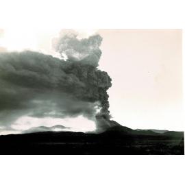 Ngauruhoe eruption 1974