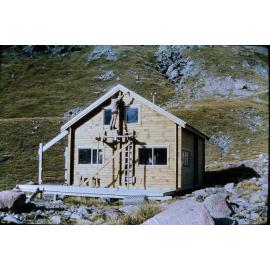 Maintenance Beetham Hut: Aoraki Mount Cook National Park