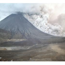 Mount Ngauruhoe 1975